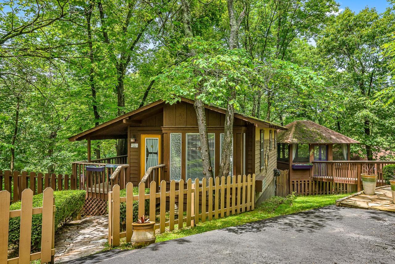 The Woods Cabins Eureka Springs Exteriör bild