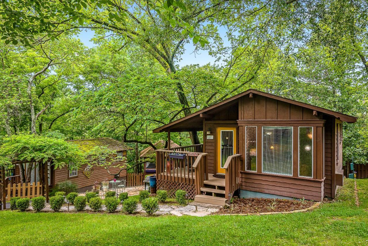 The Woods Cabins Eureka Springs Exteriör bild